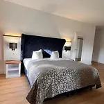 Schloss 호텔 4*