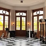 Schloss 4*